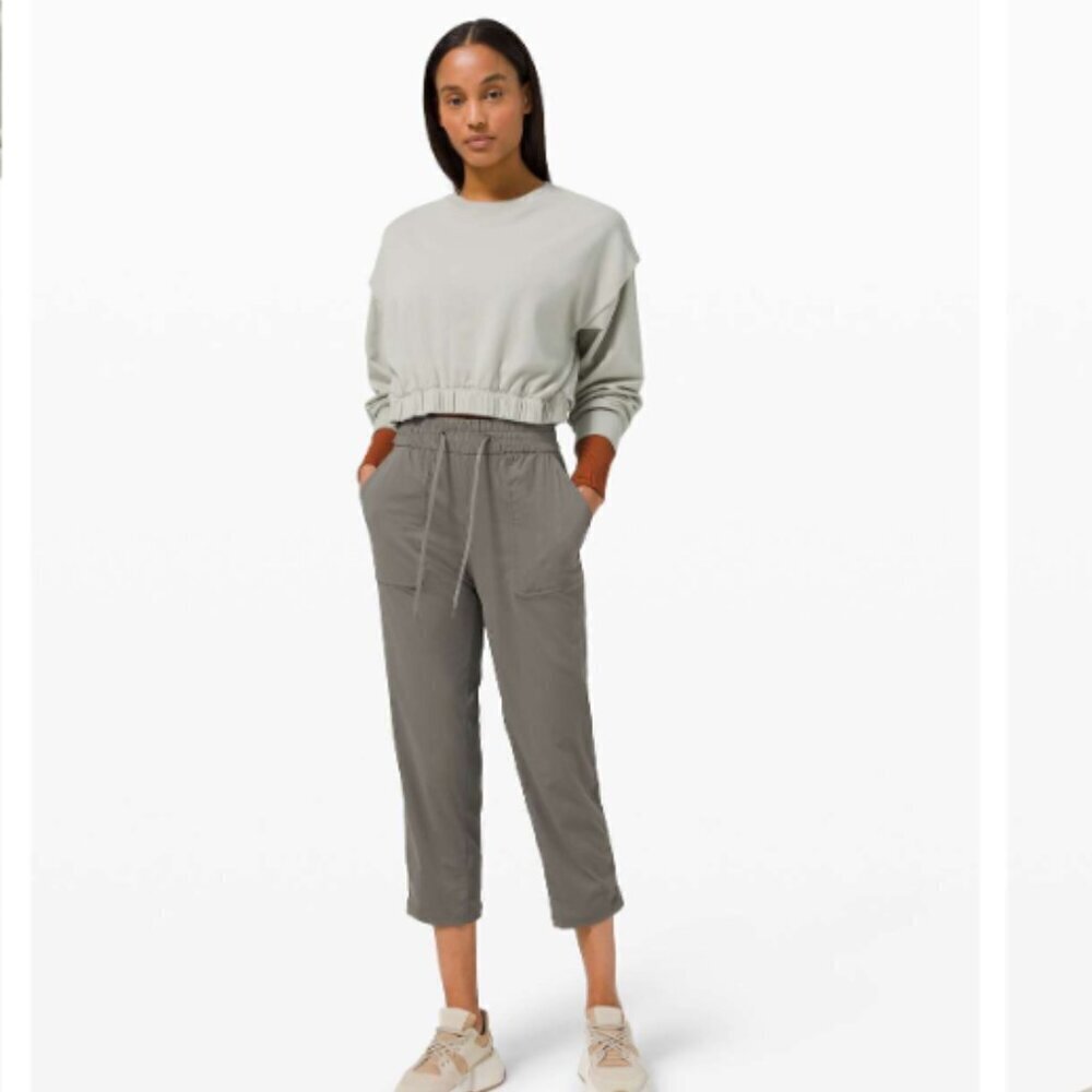 Lululemon Beyond the Studio Cropped Pants Size 4 in Grey Sage Lightweight